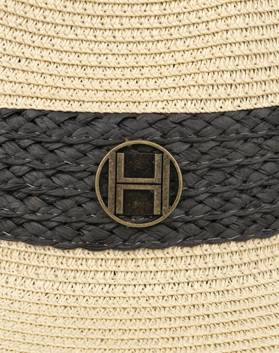 Hést - Allesandra Hat - Humus 